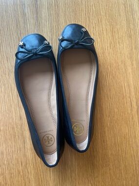 Tory Burch Black Leather Bow Ballet Flats with Gold Logo